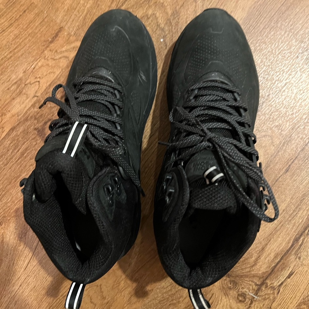 Men’s Hoka size 12 2E wide